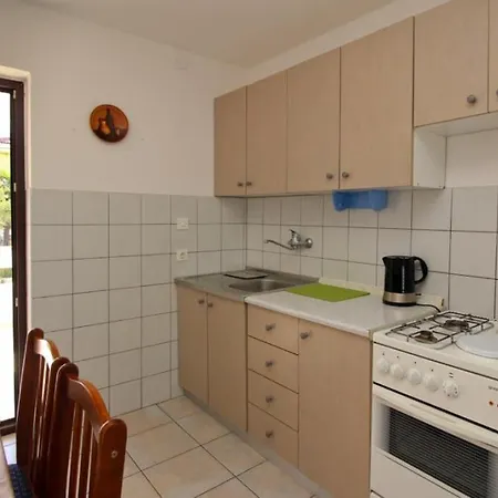 Petir Apartment *