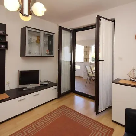 Apartment Petir *